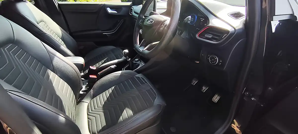 Used 2021 Ford Puma ST-Line X Black - Interior and Exterior details 9