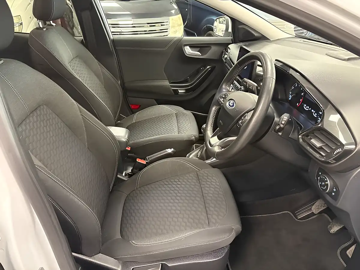 Used 2021 Ford Puma Titanium White - Interior and Exterior details 20