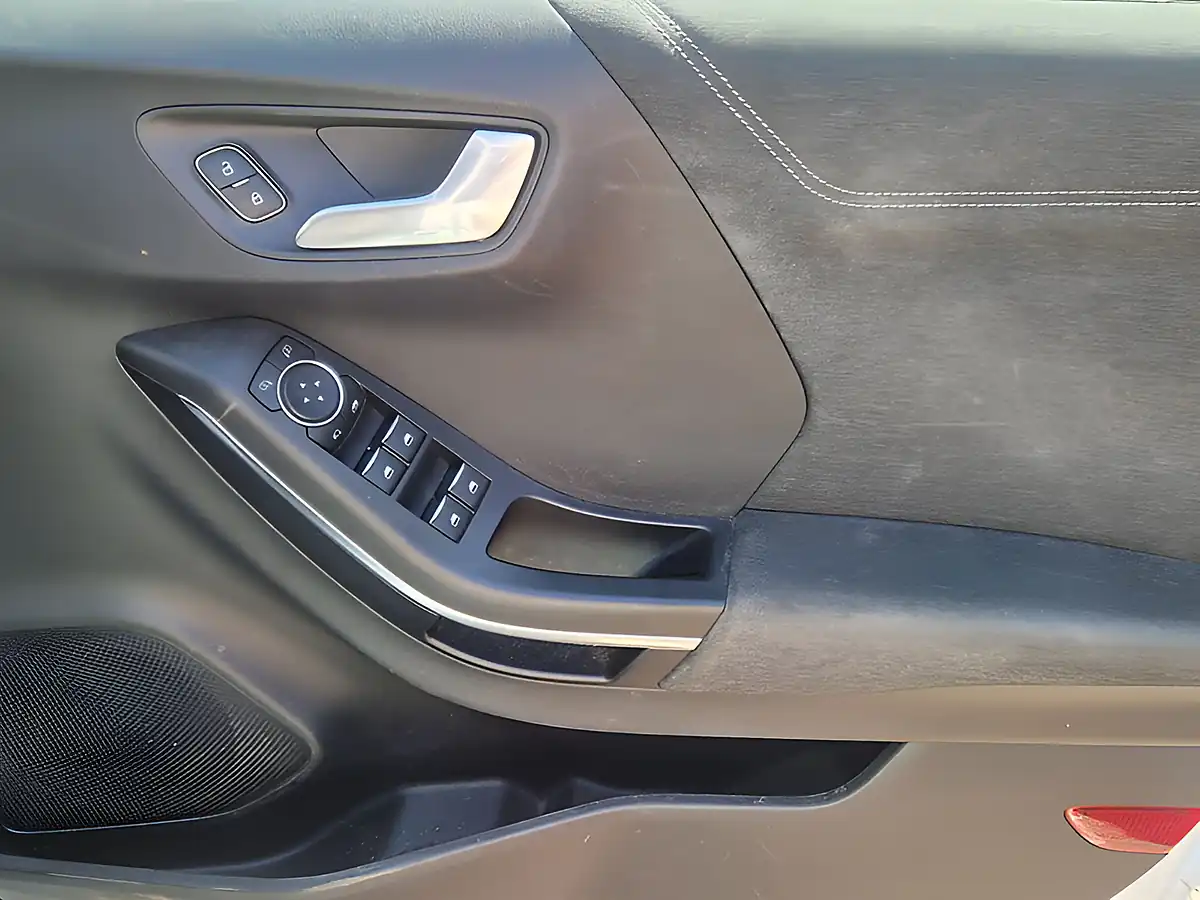 Used 2021 Ford Puma Titanium White - Interior and Exterior details 15
