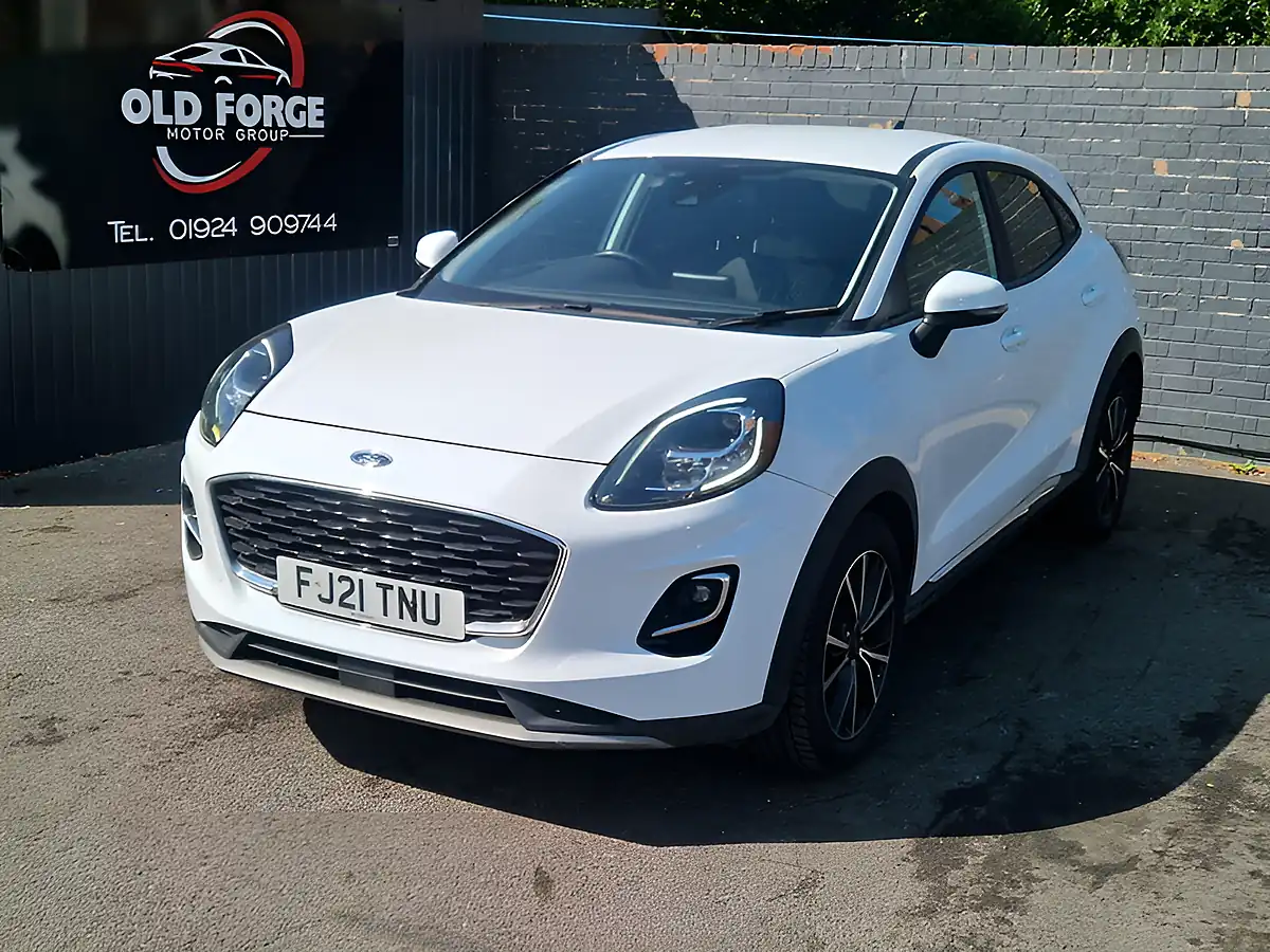 Used 2021 Ford Puma Titanium White - Interior and Exterior details 5