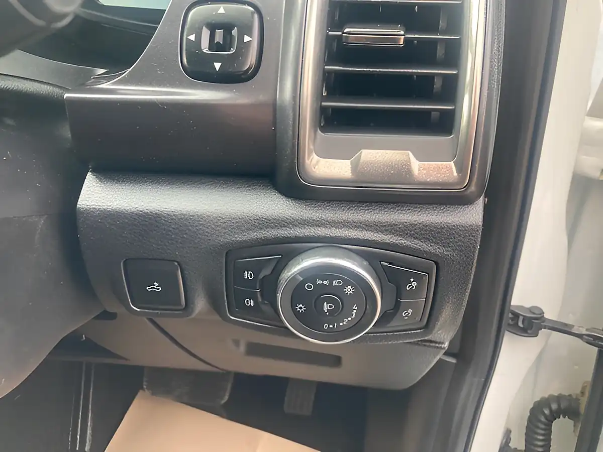 Used 2021 Ford Ranger Wildtrak White - Interior and Exterior details 9