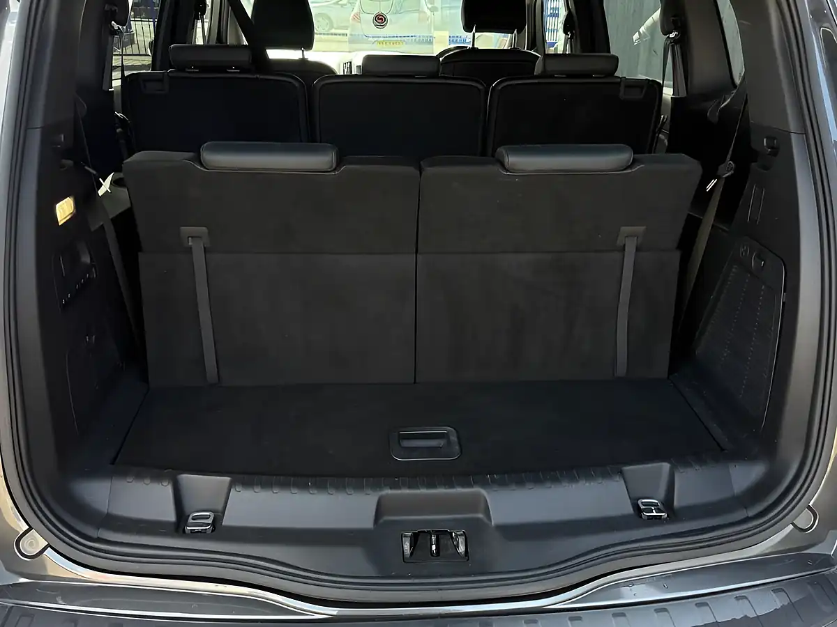 Used 2021 Ford S-Max ST-Line Grey - Interior and Exterior details 17