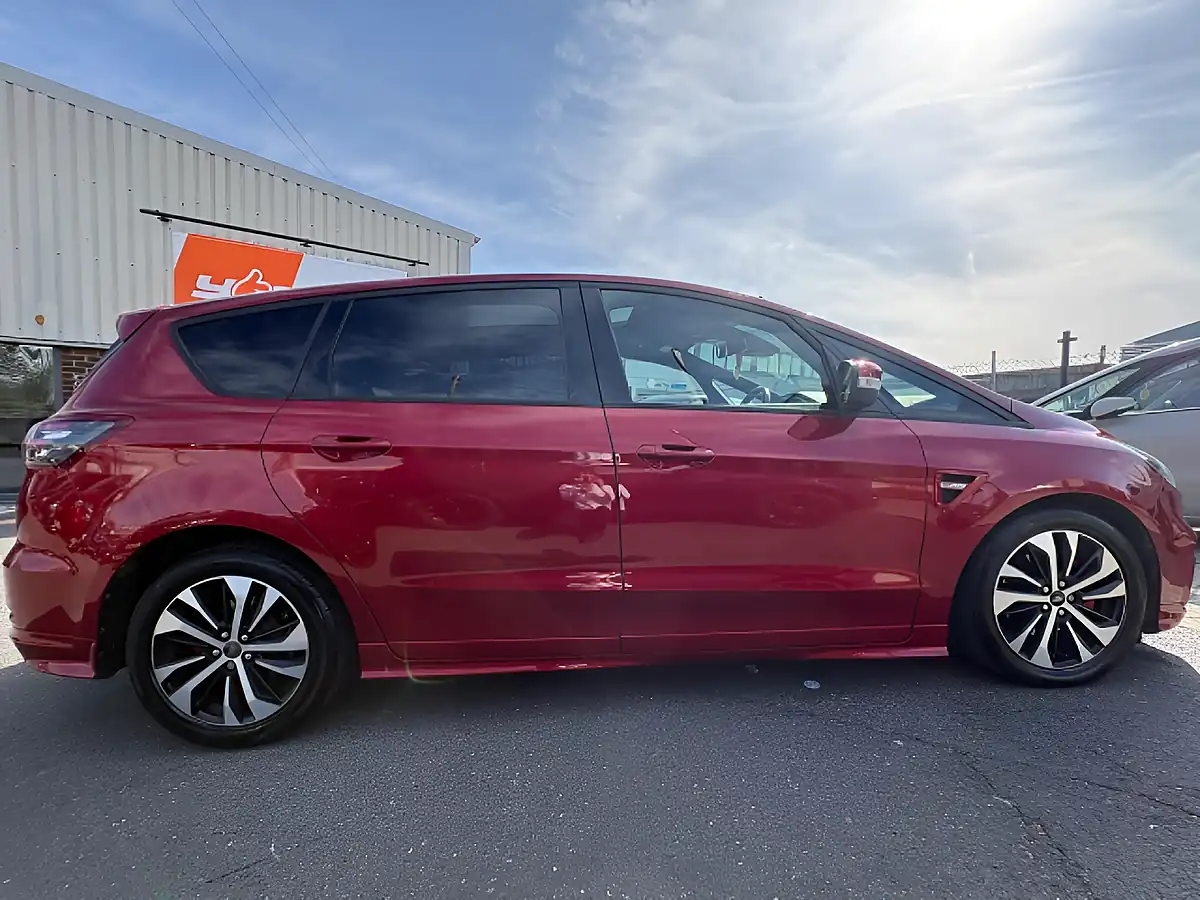 Used 2021 Ford S-Max ST-Line Red - Interior and Exterior details 4