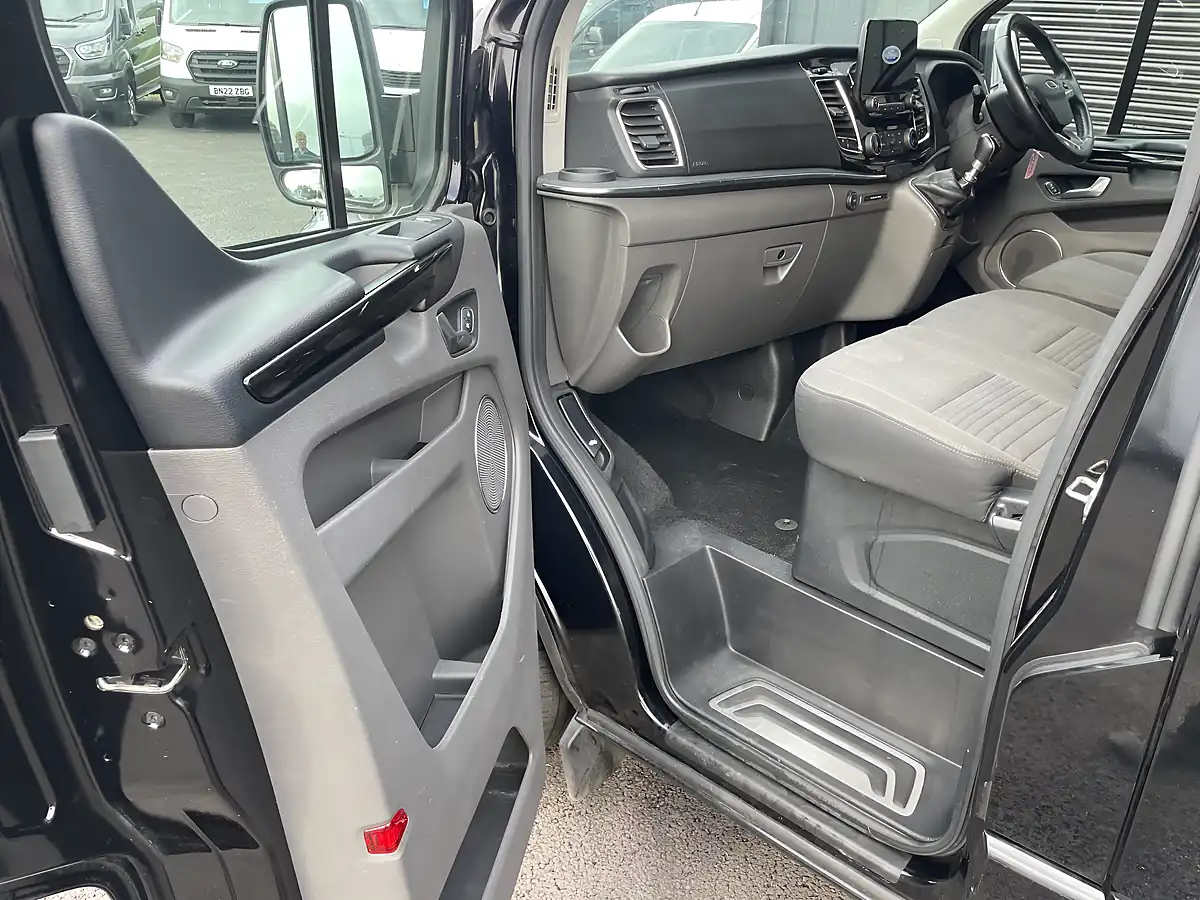 Used 2021 Ford Tourneo Custom Independence RS 5 Crew Van Black - Interior and Exterior details 14