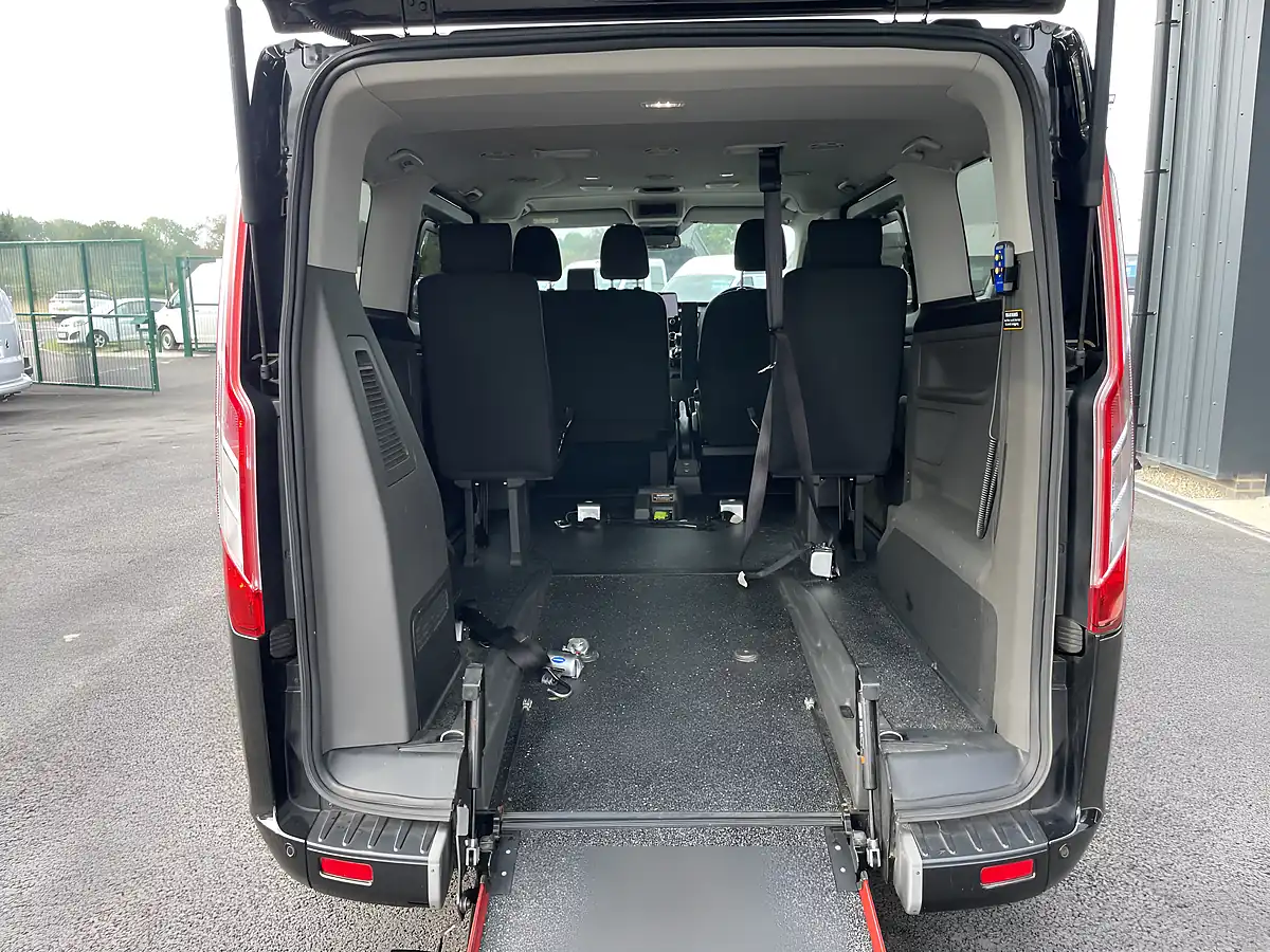 Used 2021 Ford Tourneo Custom Independence RS 5 Crew Van Black - Interior and Exterior details 17