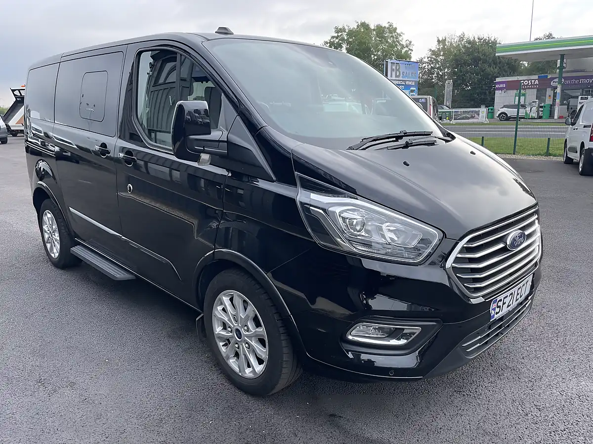 Used 2021 Ford Tourneo Custom Independence RS 5 Crew Van Black - Interior and Exterior details 2