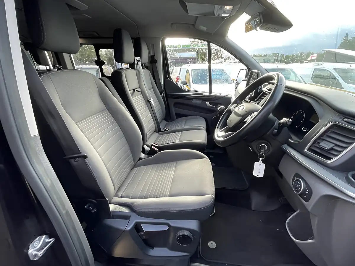Used 2021 Ford Tourneo Custom Titanium Black - Interior and Exterior details 10