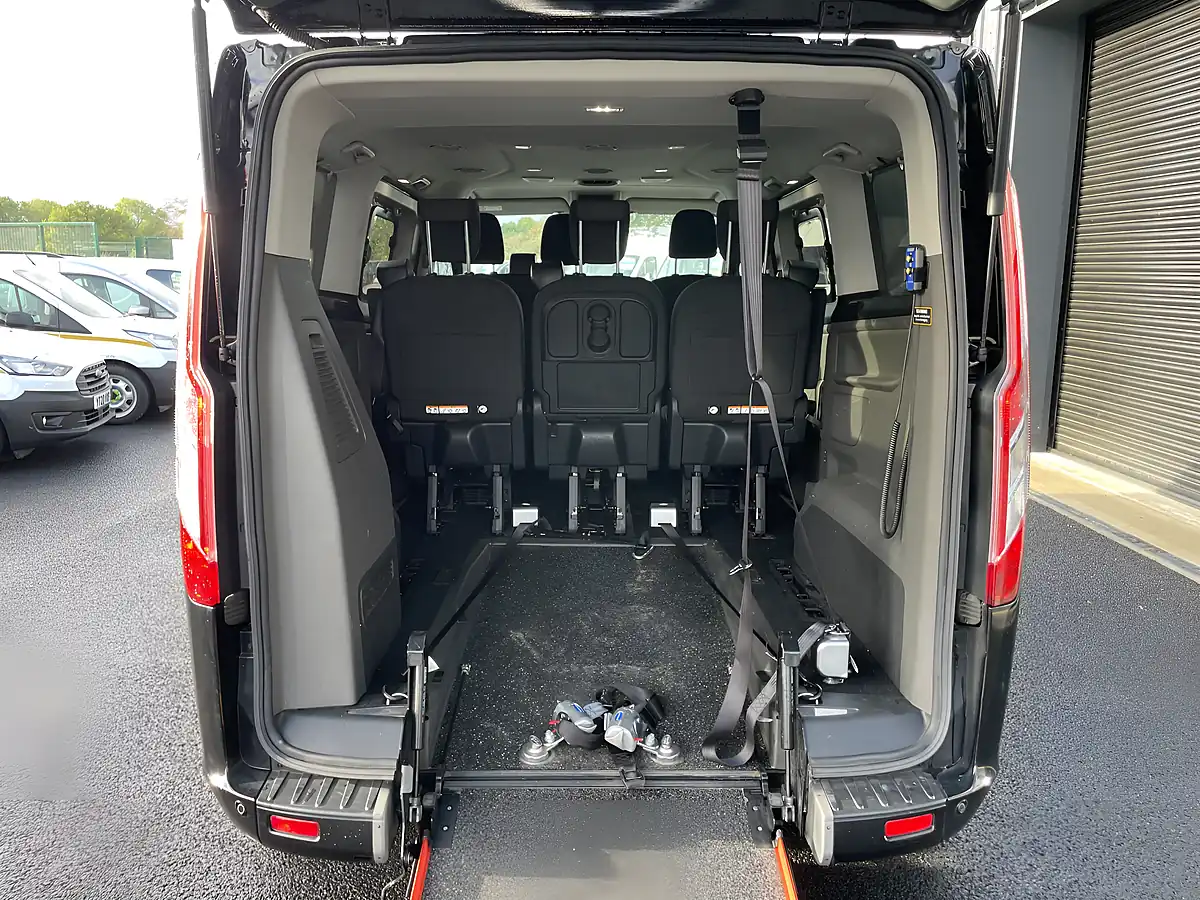 Used 2021 Ford Tourneo Custom Titanium Black - Interior and Exterior details 14