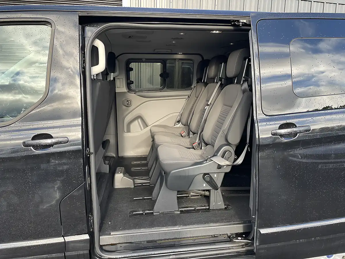 Used 2021 Ford Tourneo Custom Titanium Black - Interior and Exterior details 15