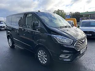 Used 2021 Ford Tourneo Custom Titanium Black - Interior and Exterior details 4