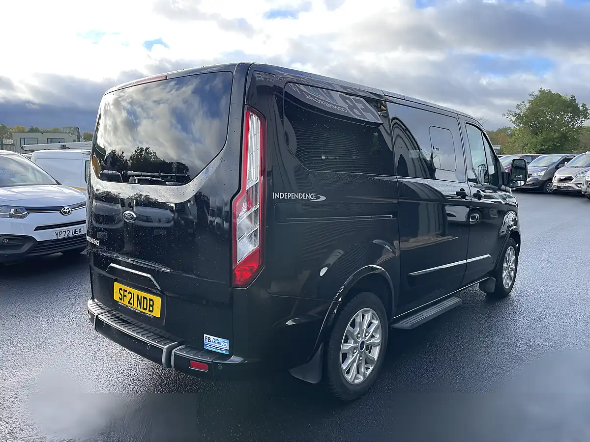 Used 2021 Ford Tourneo Custom Titanium Black - Interior and Exterior details 5