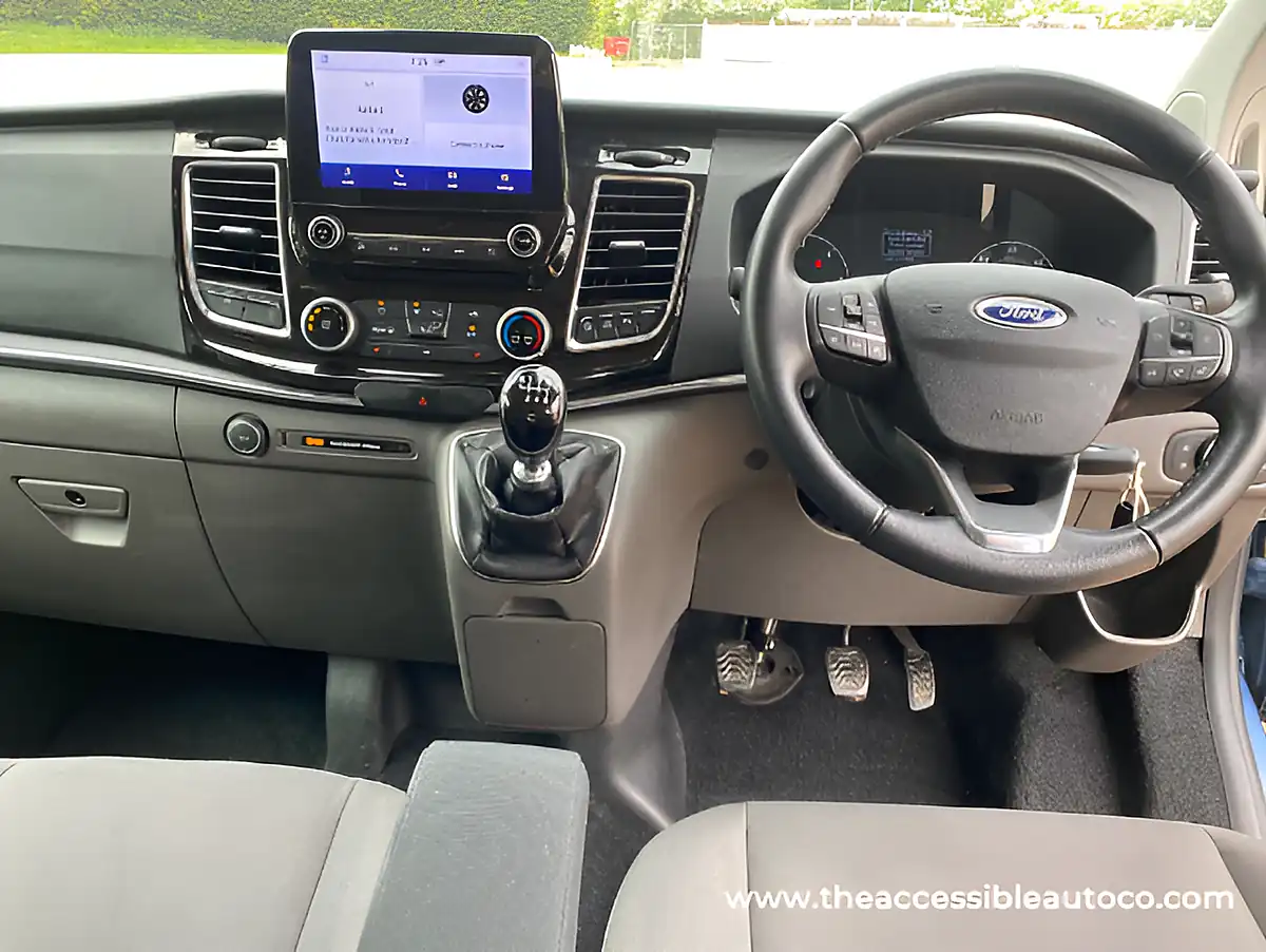 Used 2021 Ford Tourneo Custom Titanium Blue - Interior and Exterior details 11