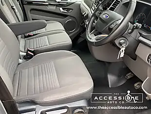 Used 2021 Ford Tourneo Custom Titanium Blue - Interior and Exterior details 12