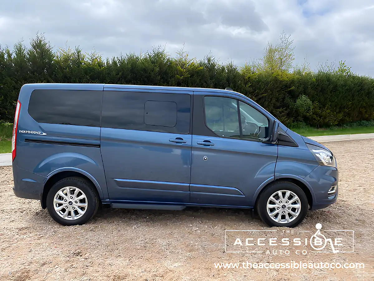 Used 2021 Ford Tourneo Custom Titanium Blue - Interior and Exterior details 5