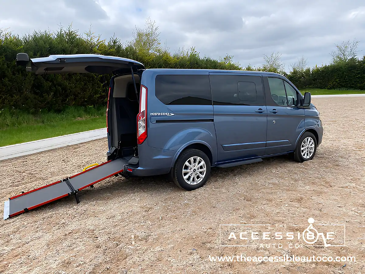 Used 2021 Ford Tourneo Custom Titanium Blue - Interior and Exterior details 6