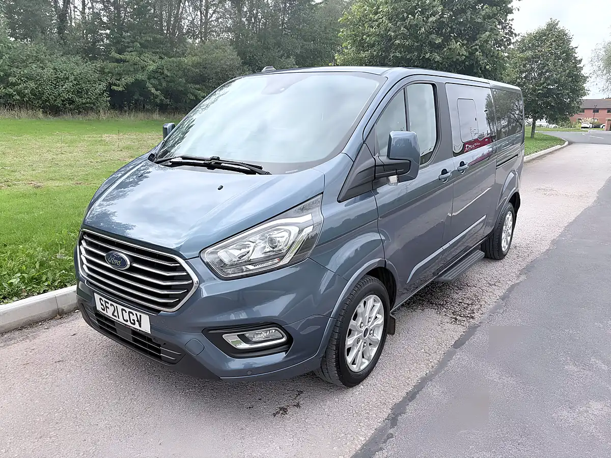 Used 2021 Ford Tourneo Custom Titanium Lwb Chrome Blue - Interior and Exterior details 4