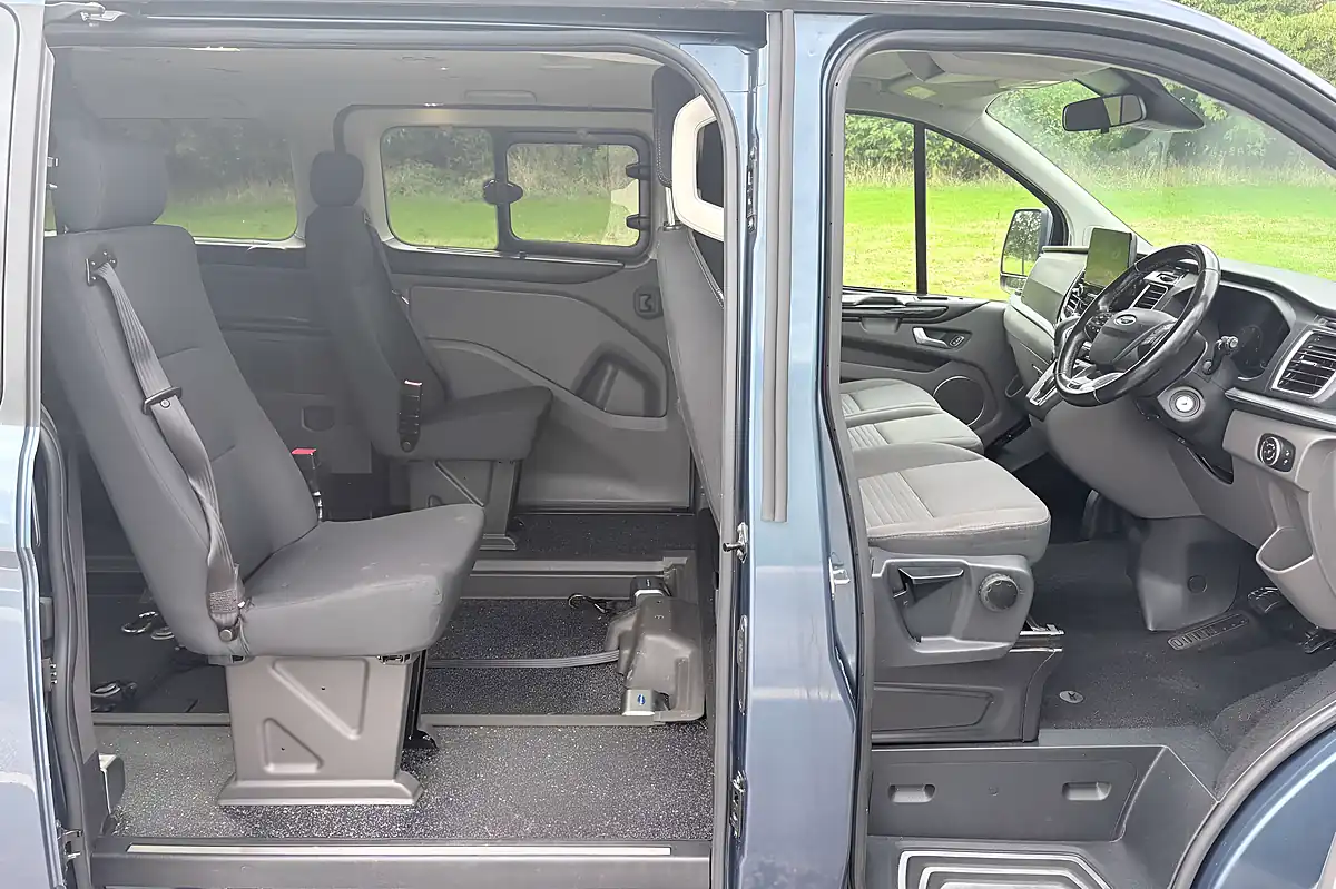 Used 2021 Ford Tourneo Custom Titanium Lwb Chrome Blue - Interior and Exterior details 8