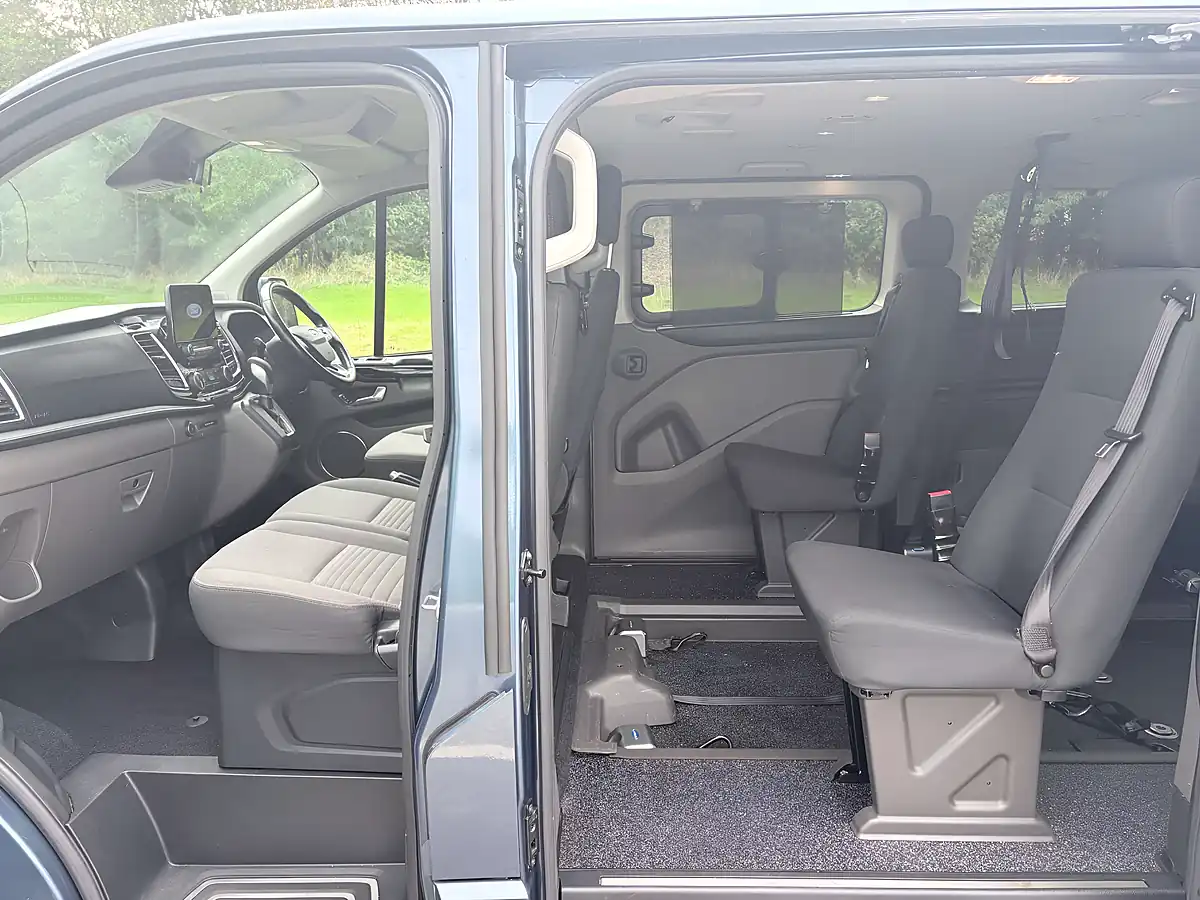 Used 2021 Ford Tourneo Custom Titanium Lwb Chrome Blue - Interior and Exterior details 9