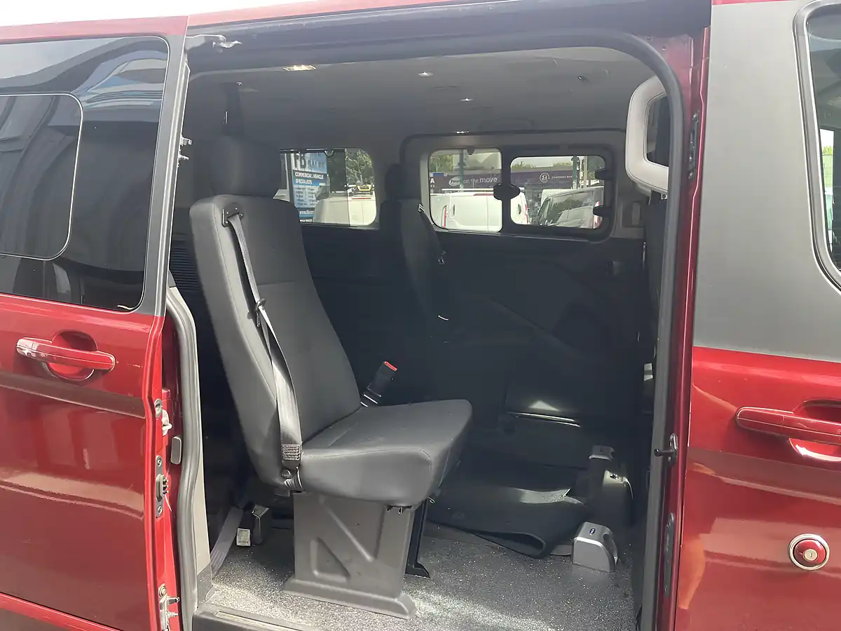 Used 2021 Ford Tourneo Custom Titanium Red - Interior and Exterior details 4