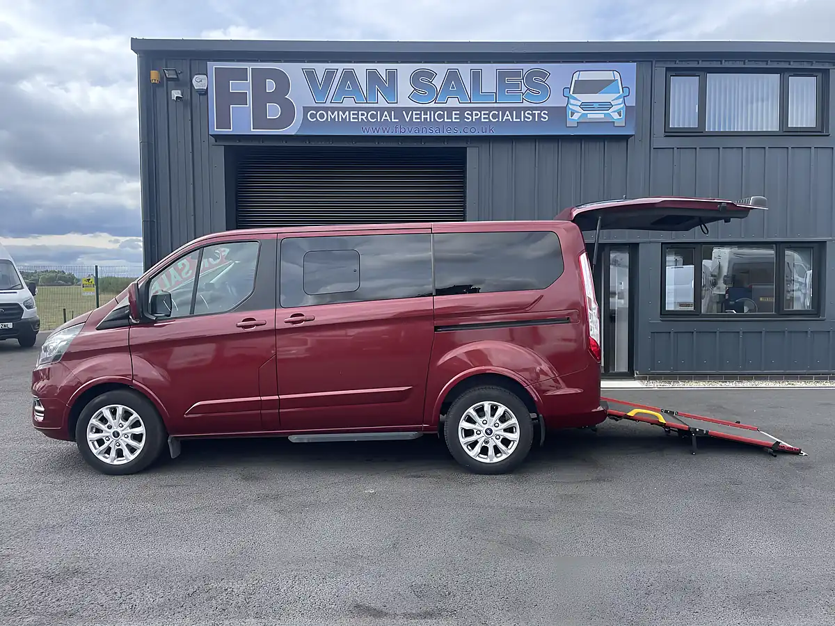 Used 2021 Ford Tourneo Custom Titanium Red - Interior and Exterior details 8