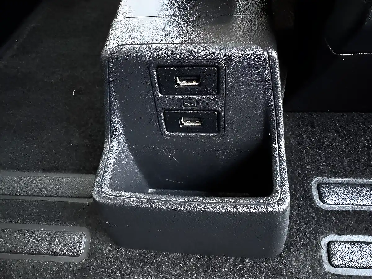 Used 2021 Ford Tourneo Custom Zetec Frozen White - Interior and Exterior details 5