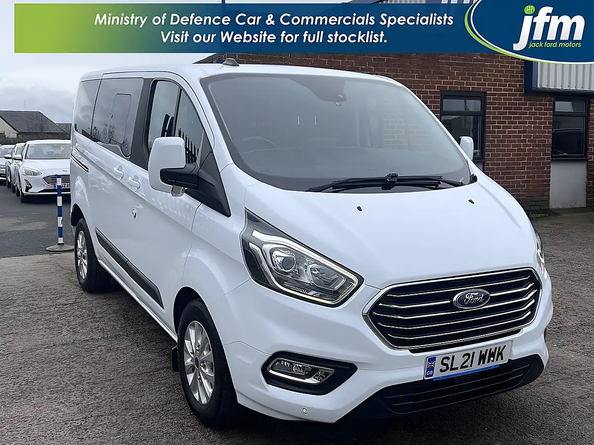 Used 2021 Ford Tourneo Custom Zetec Frozen White - Front View