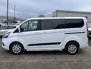 Used 2021 Ford Tourneo Custom Zetec Frozen White - Interior and Exterior details 10