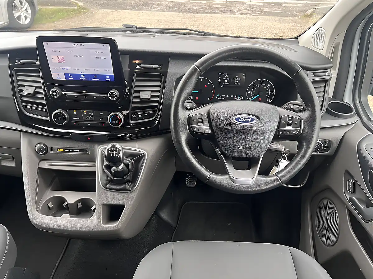 Used 2021 Ford Tourneo Custom Zetec Frozen White - Interior and Exterior details 12