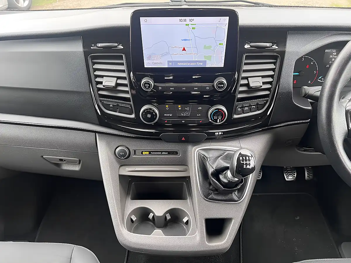 Used 2021 Ford Tourneo Custom Zetec Frozen White - Interior and Exterior details 14
