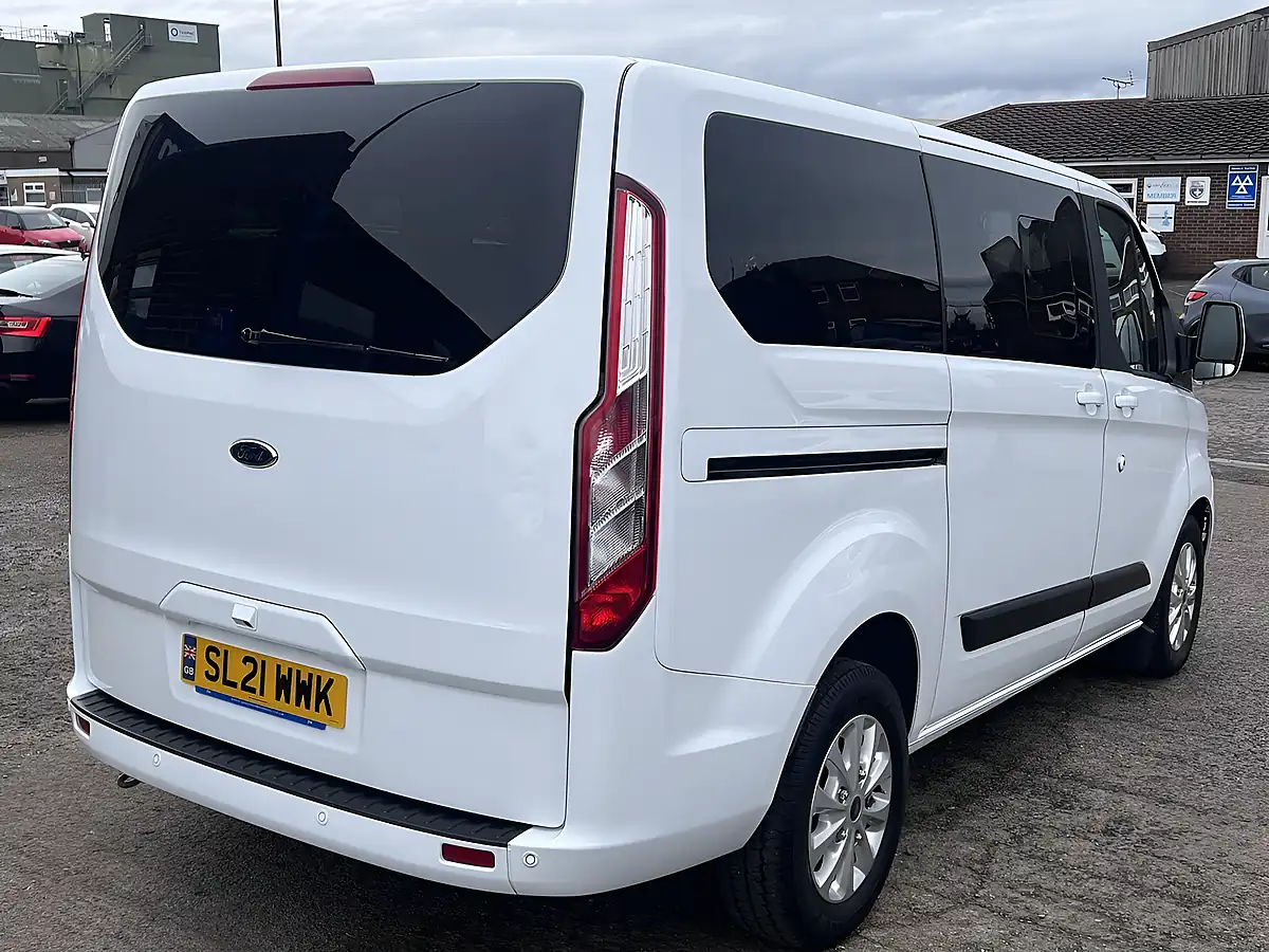 Used 2021 Ford Tourneo Custom Zetec Frozen White - Interior and Exterior details 7