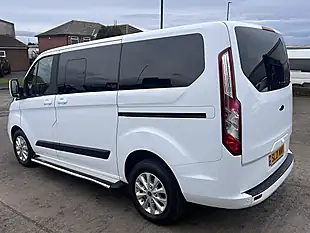 Used 2021 Ford Tourneo Custom Zetec Frozen White - Interior and Exterior details 9