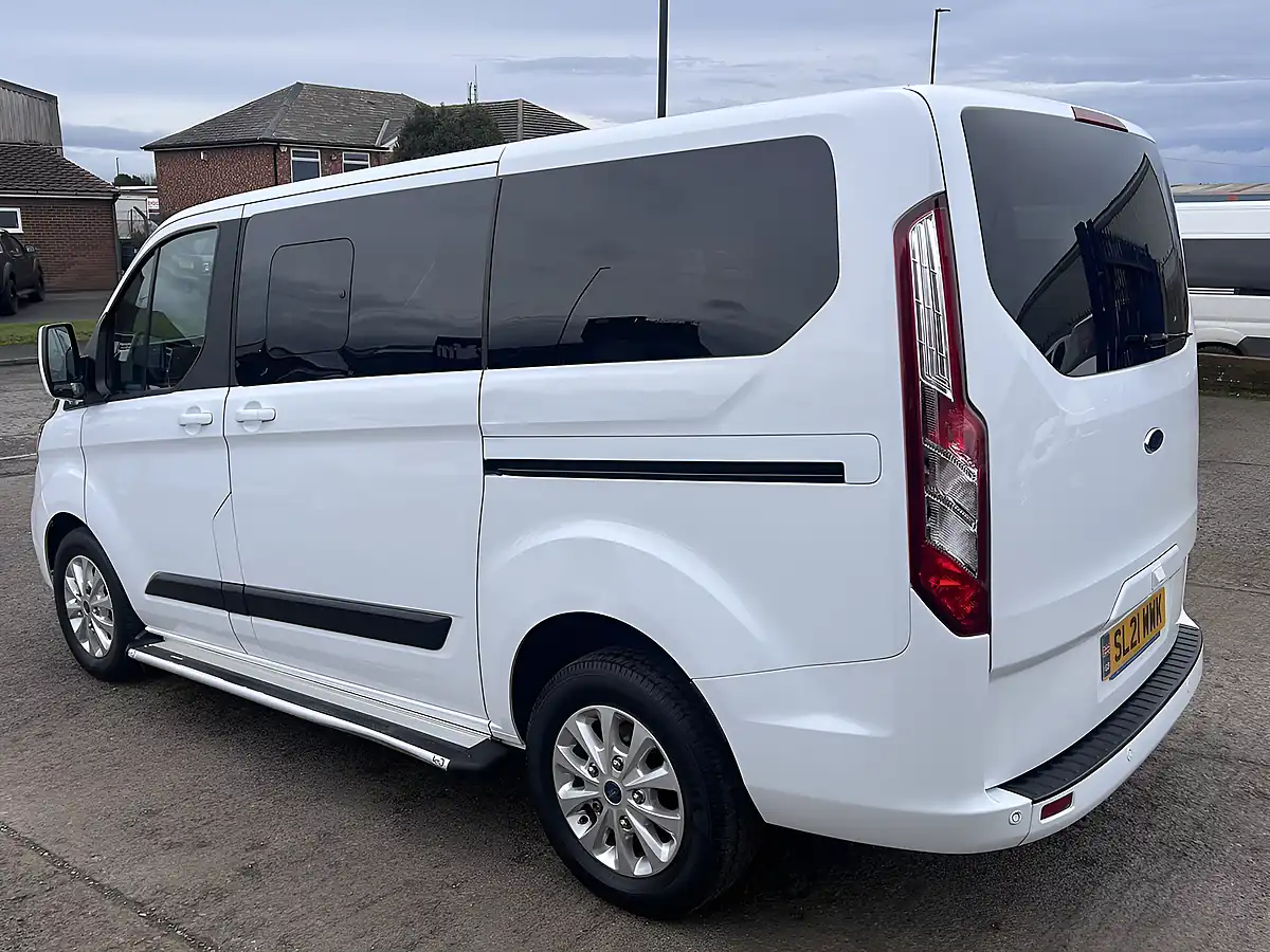 Used 2021 Ford Tourneo Custom Zetec Frozen White - Interior and Exterior details 9