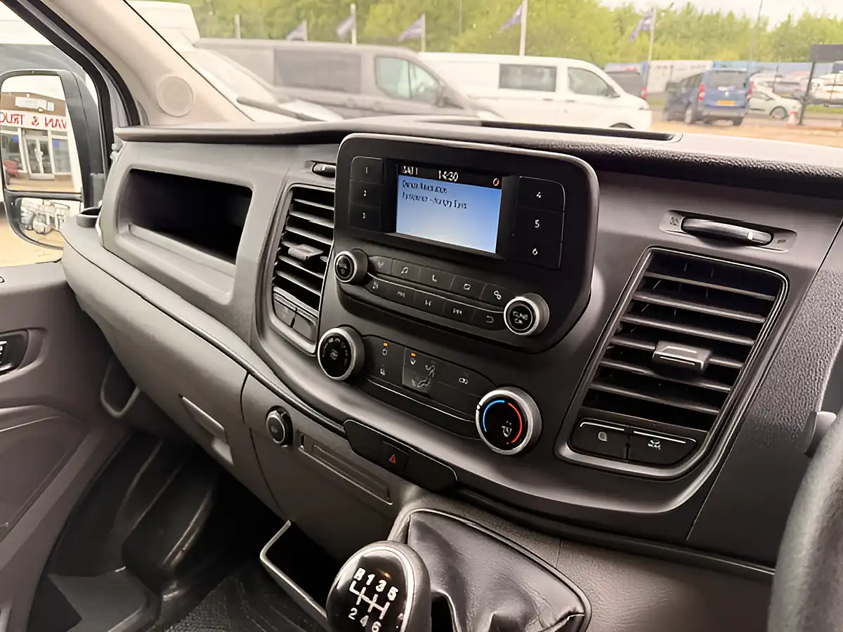 Used 2021 Ford Transit 350 Leader L4 Lwb Luton White - Interior and Exterior details 19