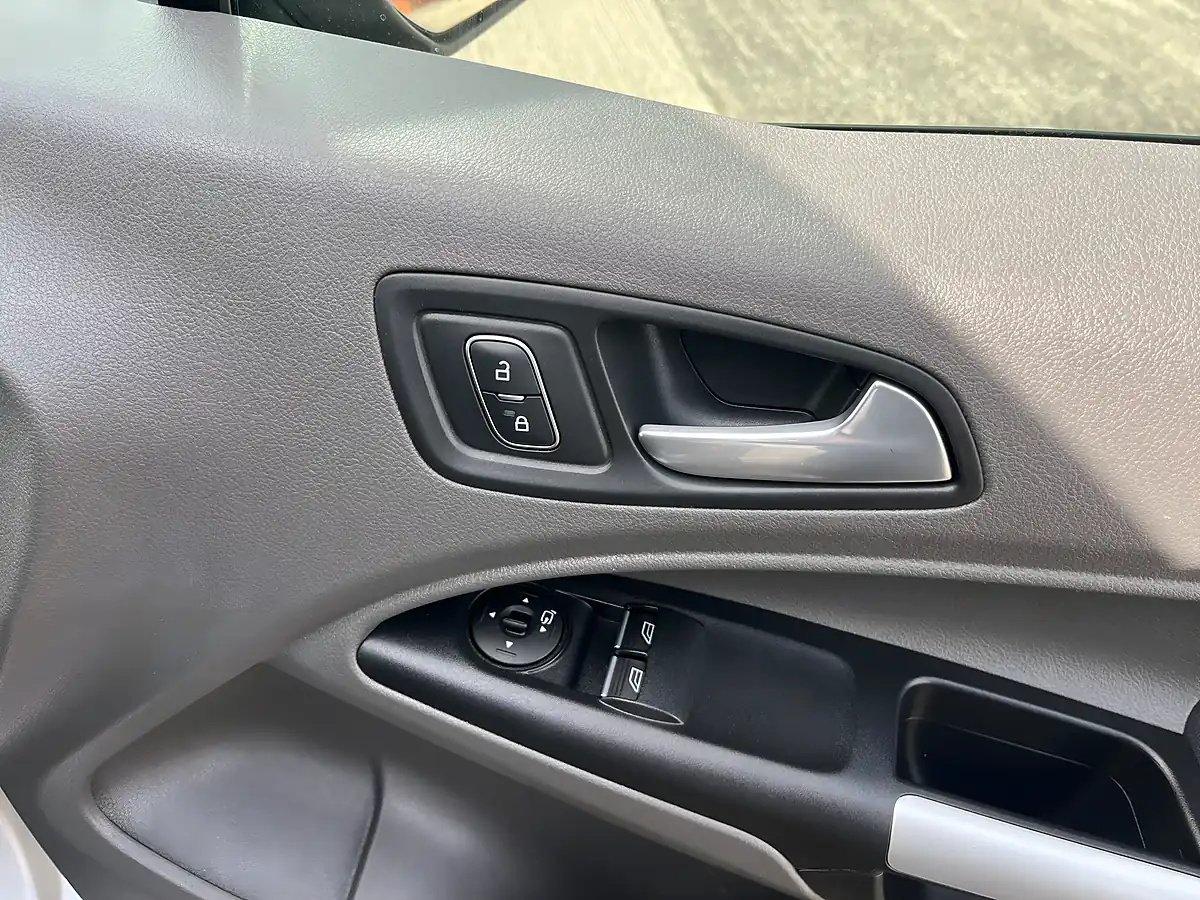 Used 2021 Ford Transit Connect 200 Limited Silver - Interior and Exterior details 20