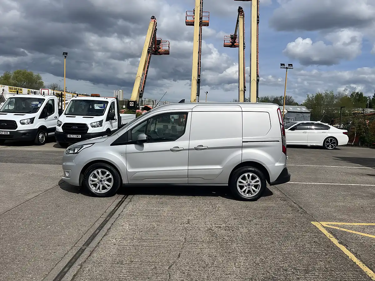 Used 2021 Ford Transit Connect 200 Limited Silver - Interior and Exterior details 7