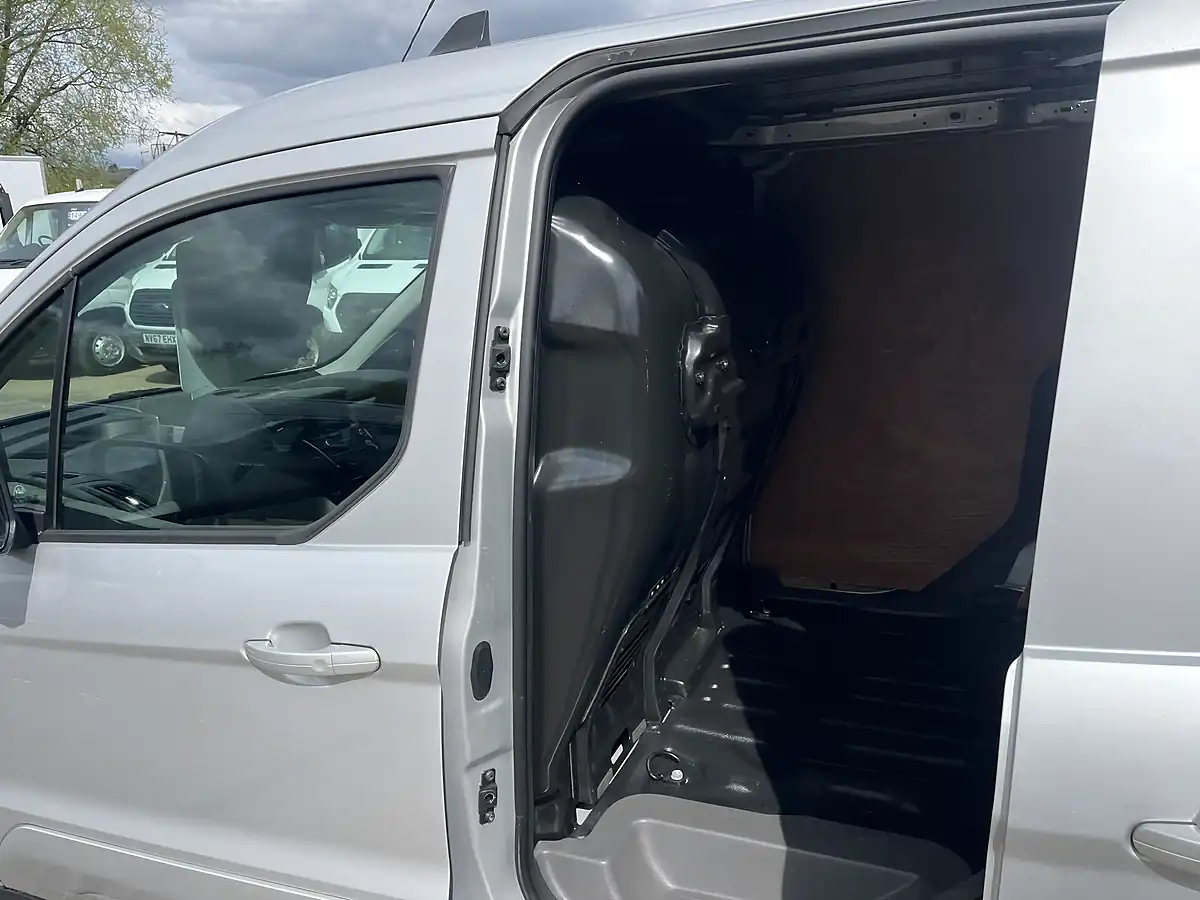 Used 2021 Ford Transit Connect 200 Limited Silver - Interior and Exterior details 9