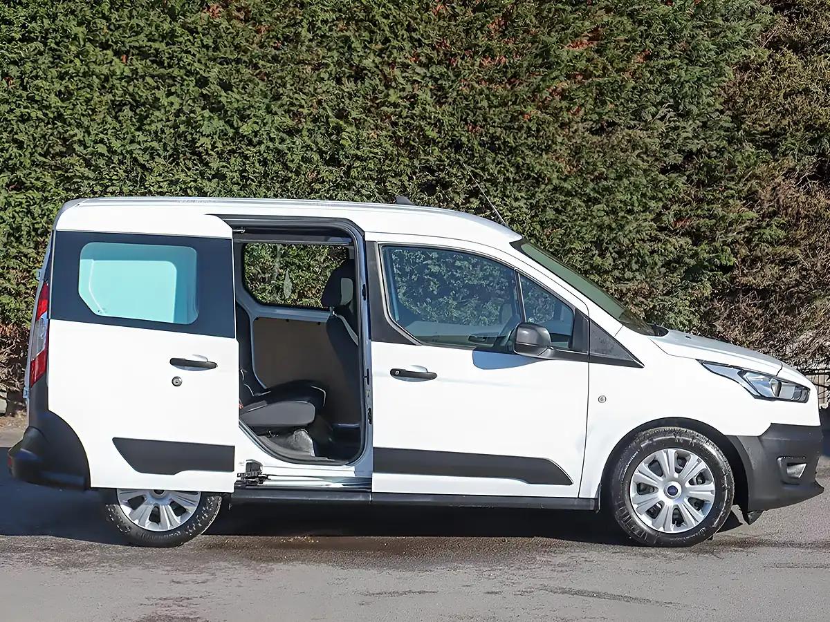 Used 2021 Ford Transit Connect 220 White - Interior and Exterior details 4