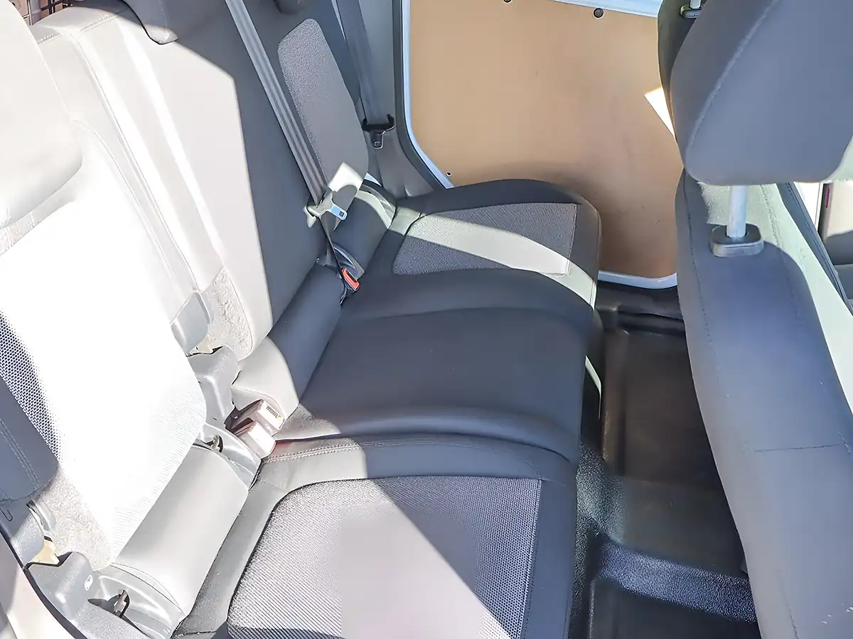 Used 2021 Ford Transit Connect 220 White - Interior and Exterior details 5