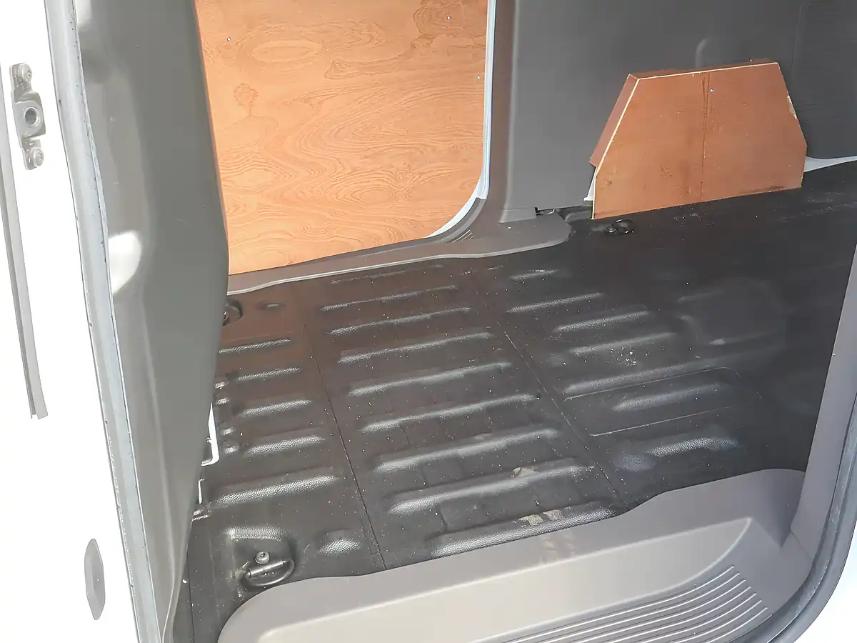Used 2021 Ford Transit Connect 240 Trend Frozen White - Interior and Exterior details 14
