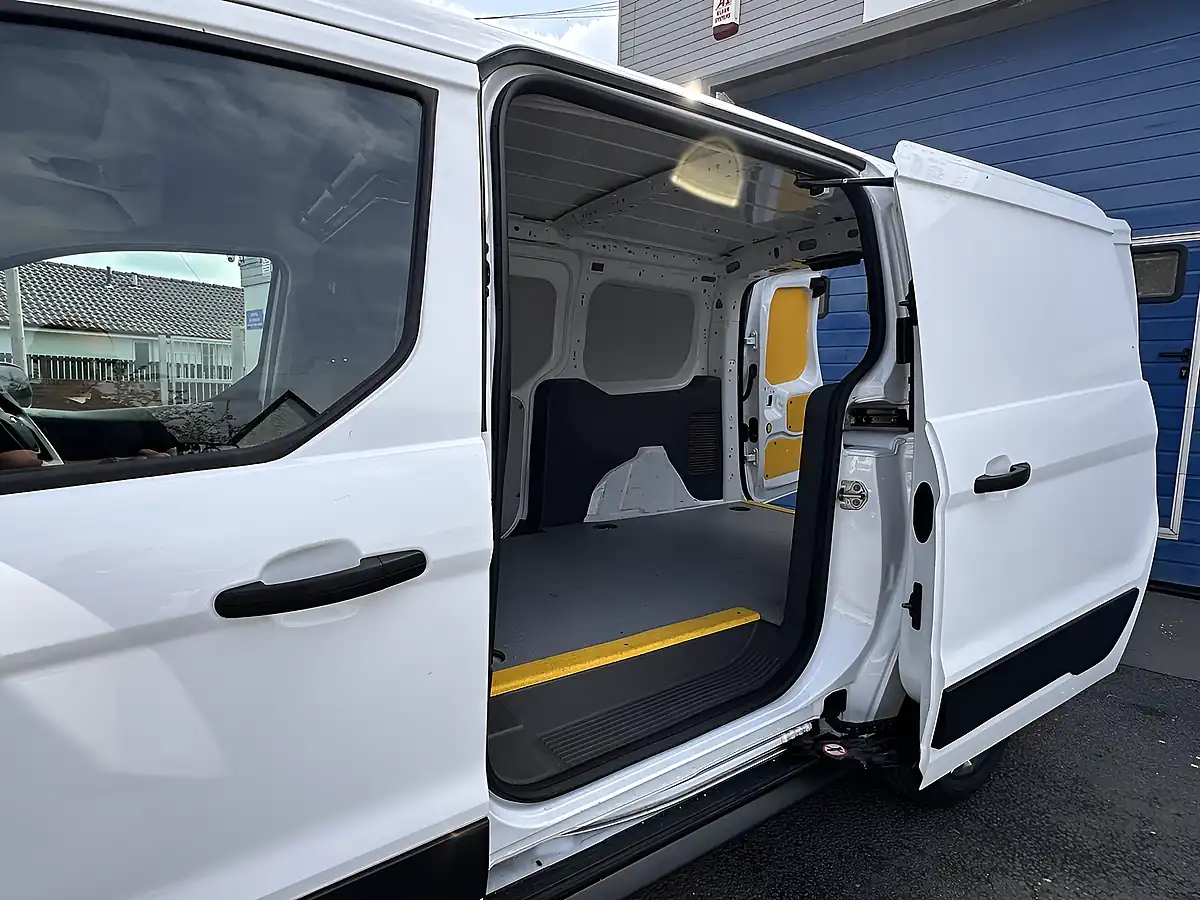 Used 2021 Ford Transit Connect Leader Frozen White - Interior and Exterior details 11