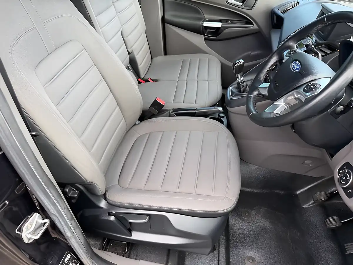 Used 2021 Ford Transit Connect Limited Black - Interior and Exterior details 14