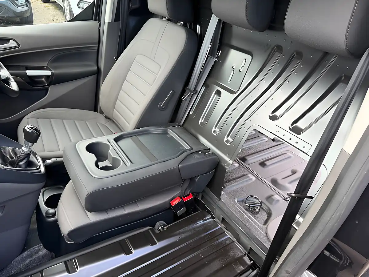 Used 2021 Ford Transit Connect Limited Black - Interior and Exterior details 6