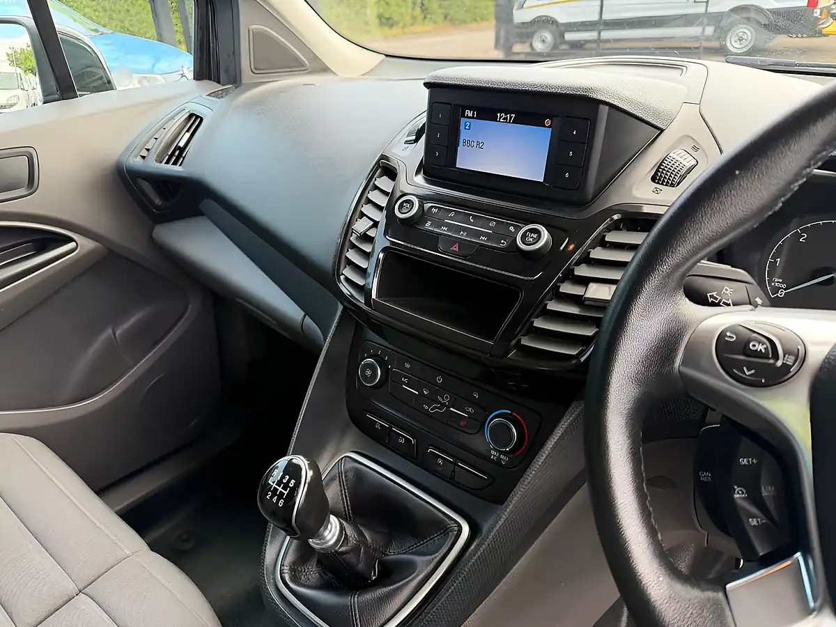 Used 2021 Ford Transit Connect Limited Black - Interior and Exterior details 8