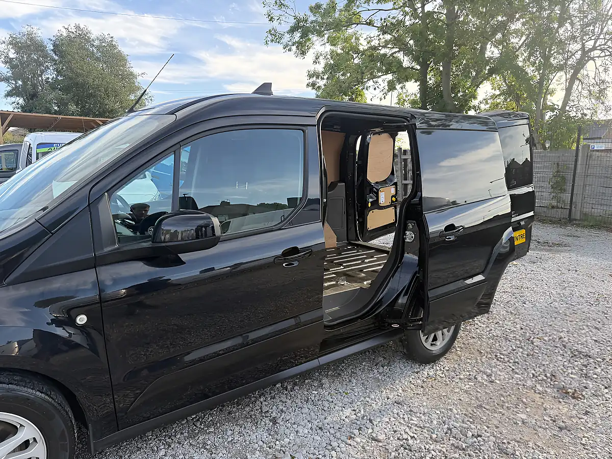 Used 2021 Ford Transit Connect Limited Black - Interior and Exterior details 19