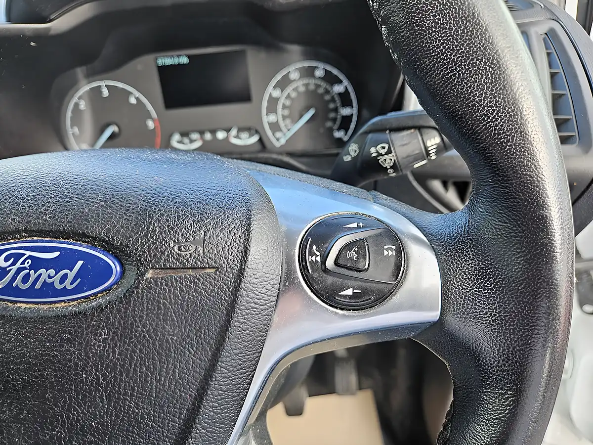 Used 2021 Ford Transit Connect Limited Frozen White - Interior and Exterior details 17