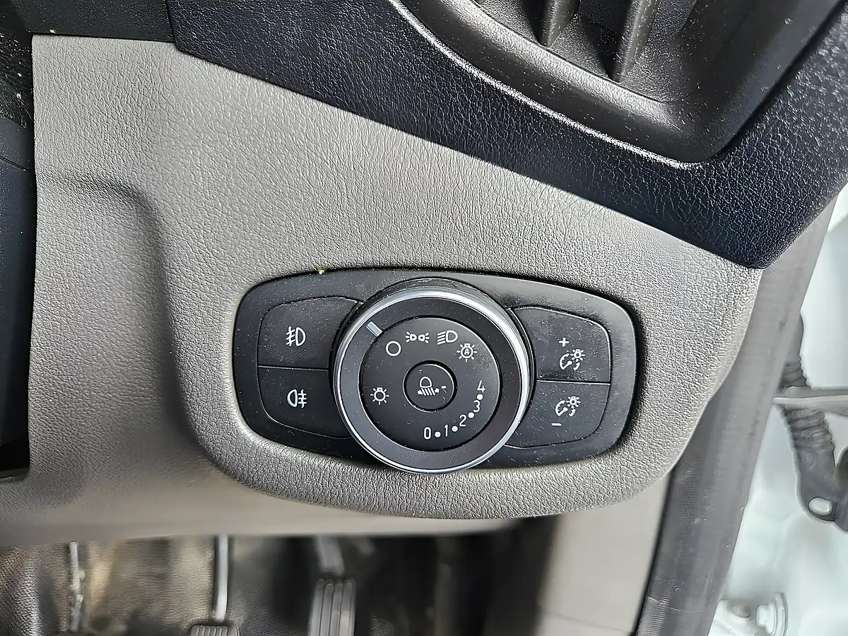 Used 2021 Ford Transit Connect Limited Frozen White - Interior and Exterior details 19