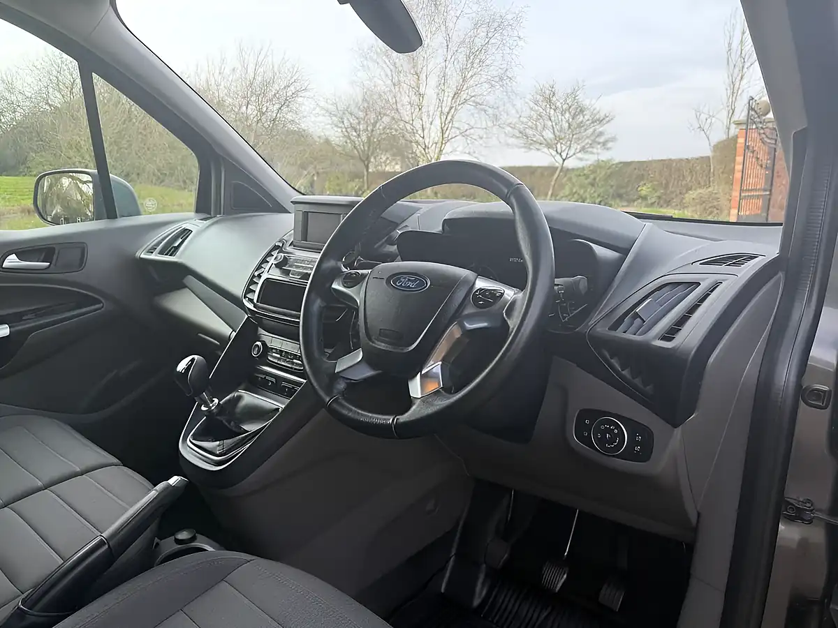 Used 2021 Ford Transit Connect Limited Grey - Interior and Exterior details 9