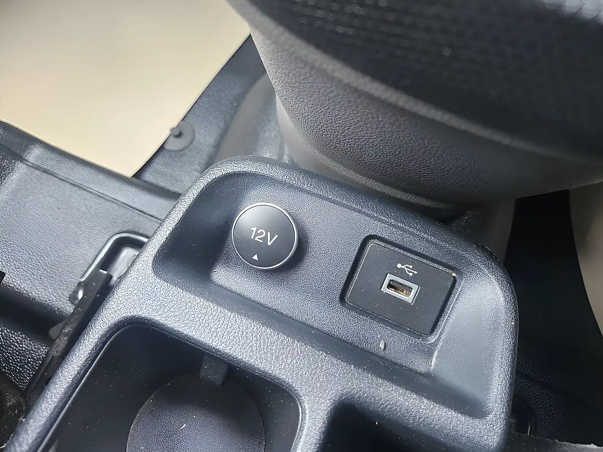 Used 2021 Ford Transit Connect Limited Moondust Silver - Interior and Exterior details 18