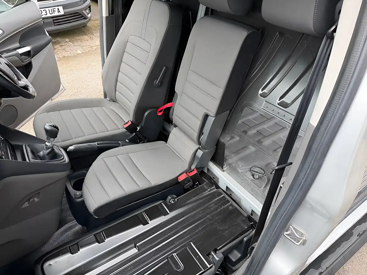 Used 2021 Ford Transit Connect Limited Silver - Interior and Exterior details 15