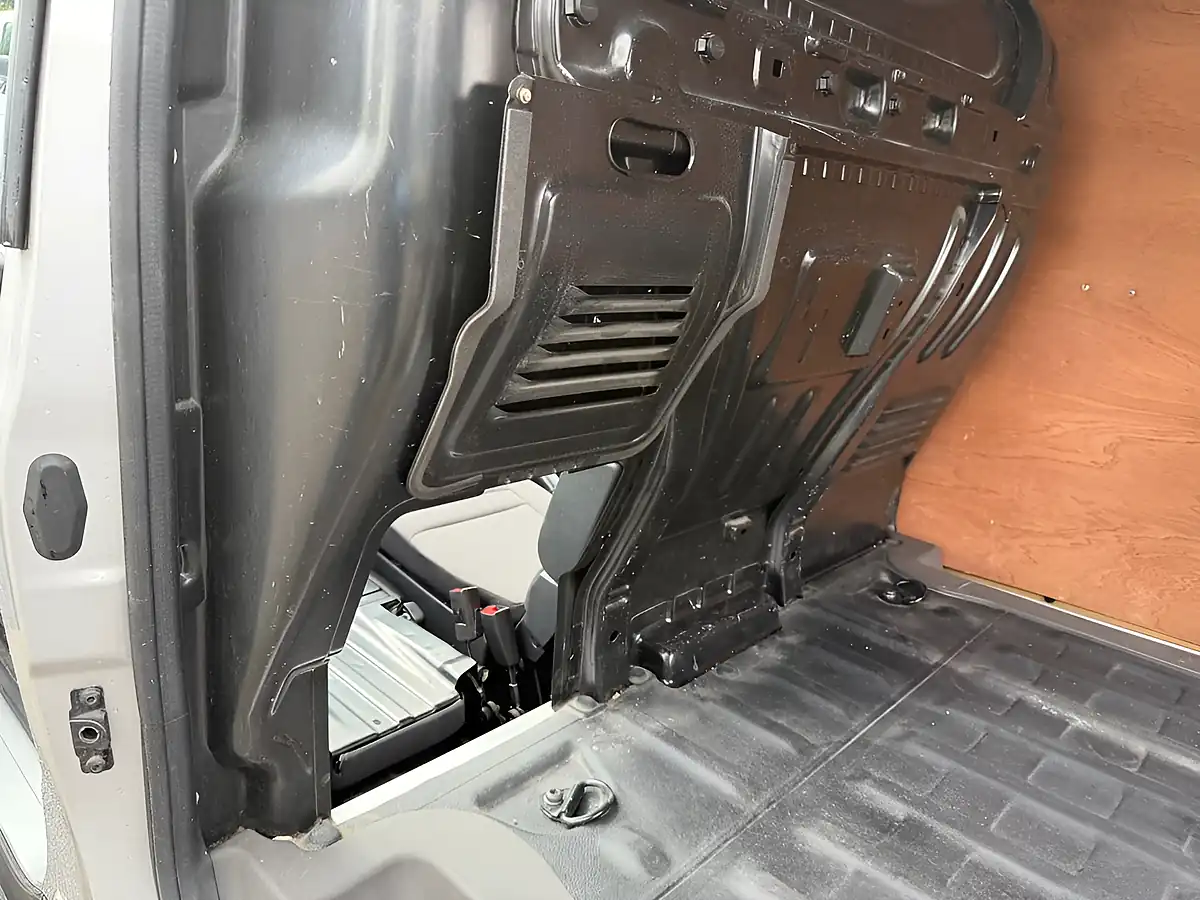 Used 2021 Ford Transit Connect Limited Silver - Interior and Exterior details 16